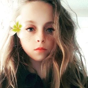 Meet your Posher, Ava